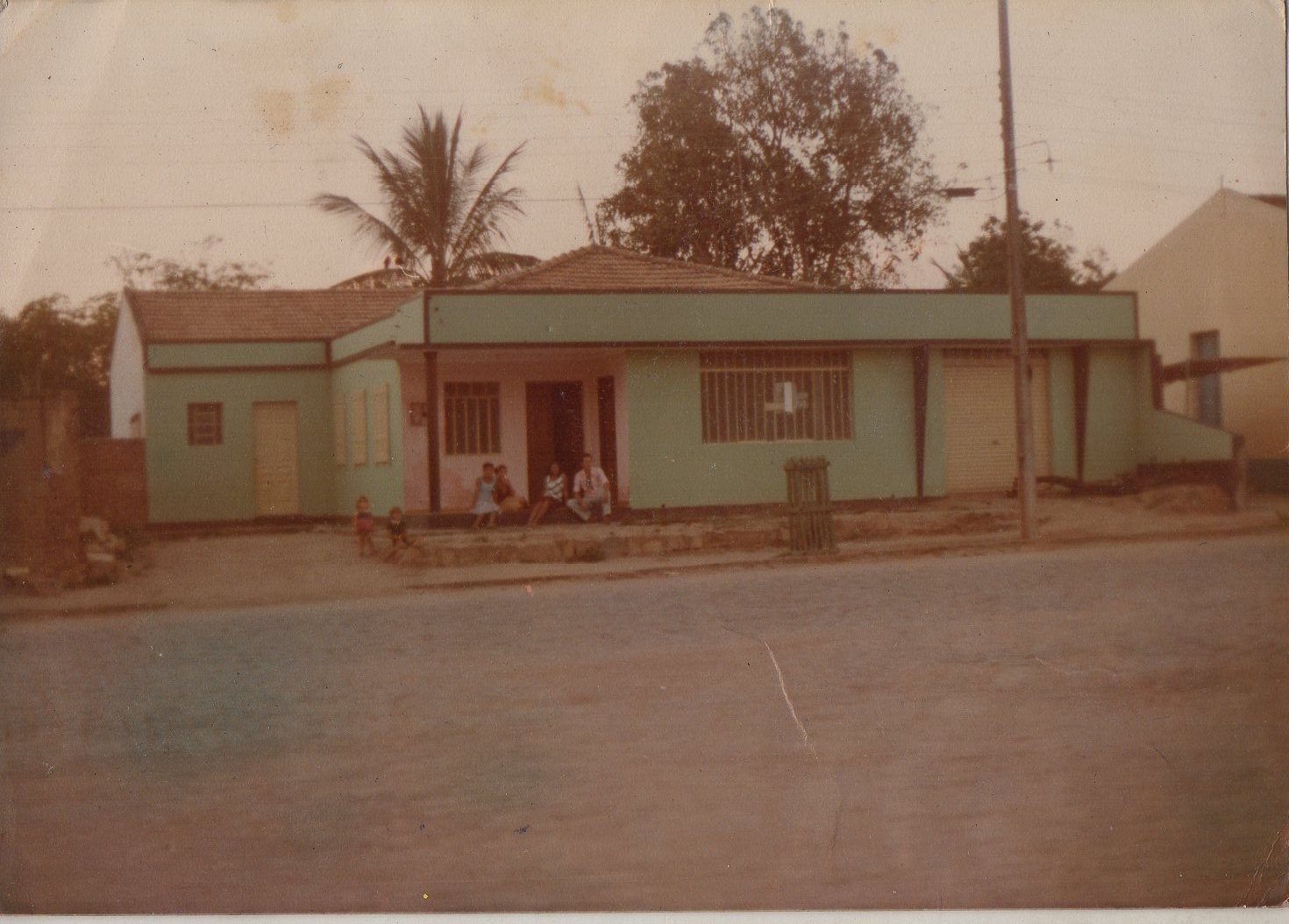 Fotografia antiga da casa de família que deu origem à Pousada Aconchego